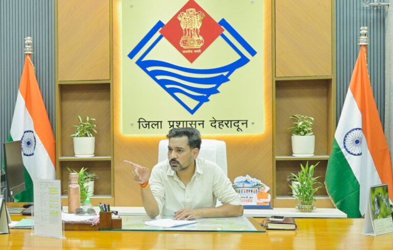 नौले-धारों और नदियों के पुनर्जीवन पर डीएम आशीष चौहान सख्त